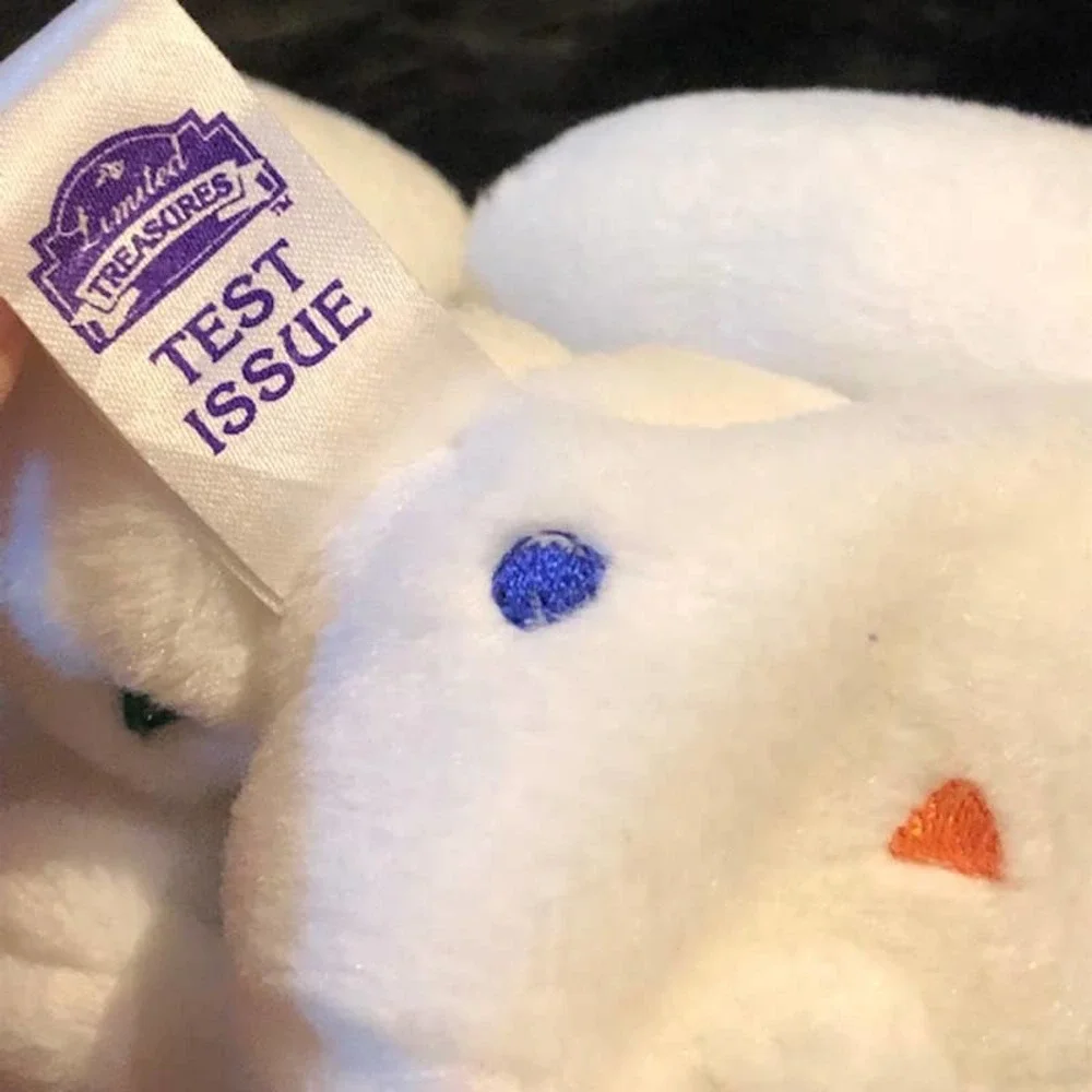 TEST ISSUE~~Celebration 1999 Vintage Limited Treasures 1998 Holiday Edition Bear